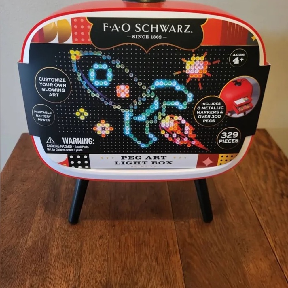 FAO Schwarz Vintage Style peg art “TV”